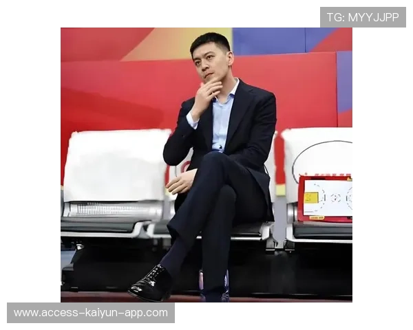 杨鸣回应质疑 球员们斗志坚定，杨鸣接受采访